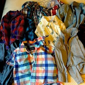 Super cute 18-24 various button downs all in great shape